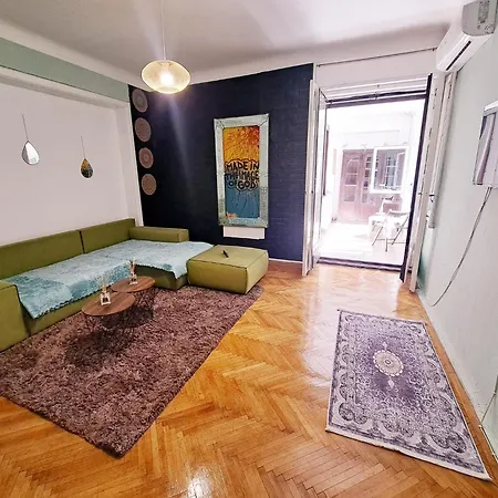 Elegant Flat 2br 布加勒斯特