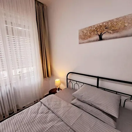 Apartment Elegant Flat 2br Bucharest