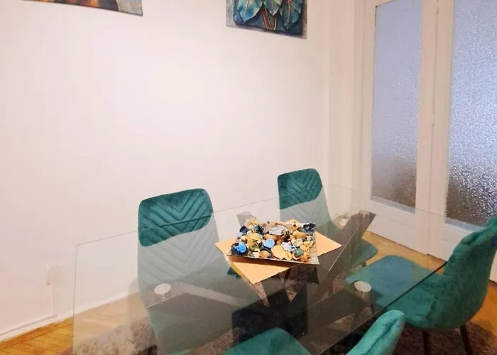 Elegant Flat 2br בוקרשט